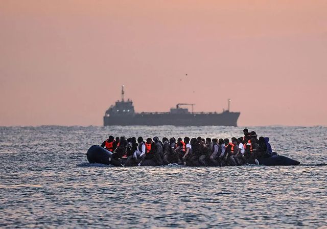 La UE avala la directiva que contempla la creación de centros de detención de migrantes