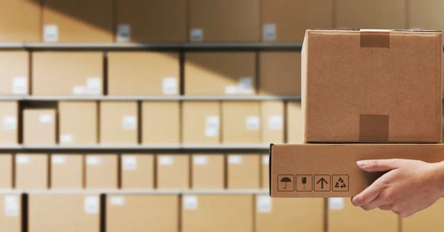 EU hodlá od července zavést clo tři eura na balíky v hodnotě do 150 eur