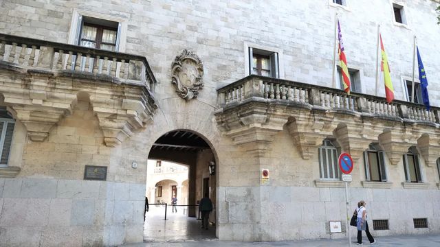 Juzgan en Palma a un padre y una abuela por maltrato y abusos a una menor durante tres años