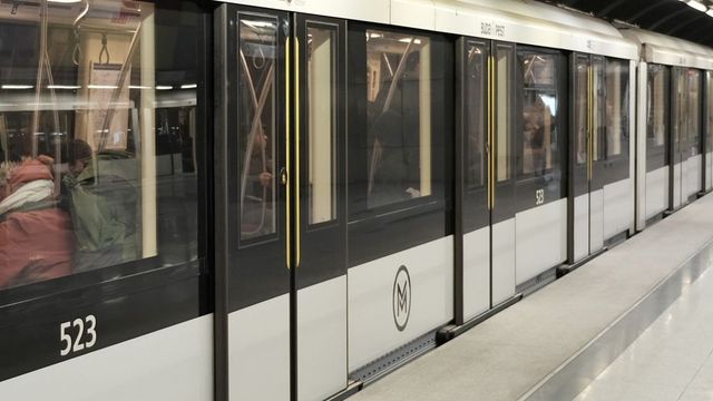 Gázszagot éreztek a 2-es metró egész vonalán