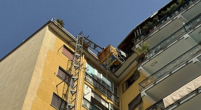 Crolla impalcatura a Napoli, morti tre operai al Vomero