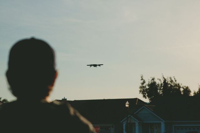 Autoritățile din Republica Moldova anunță că mai multe drone au survolat spațiul aerian al țării