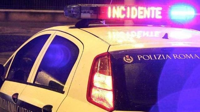 Scontro tra un’auto e una minicar a Roma, morto un ragazzo di 17 anni