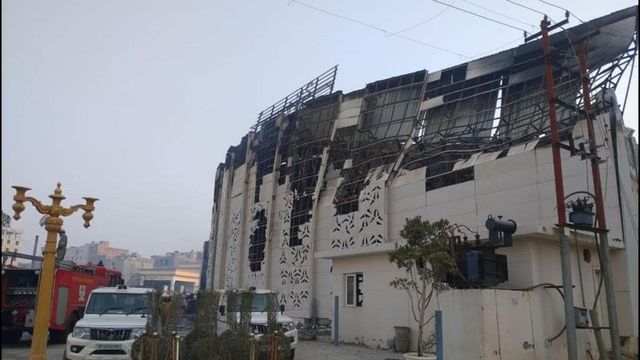 Man charred to death as banquet hall catches fire in Noida