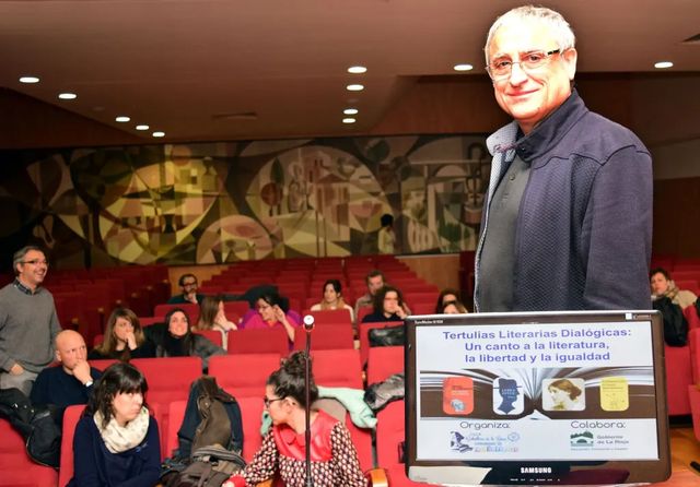 La Universidad de Barcelona eleva a la Fiscalía las denuncias de acoso sexual contra Ramón Flecha