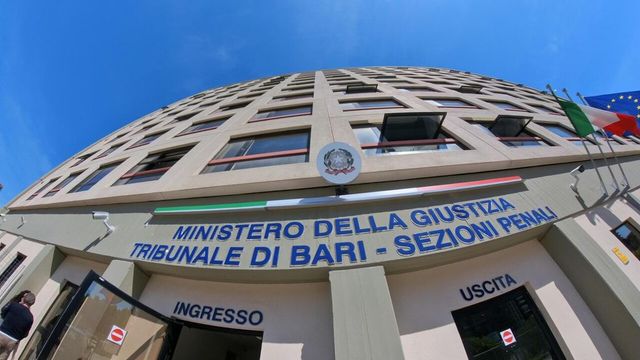 Spiava i conti di Mattarella e Meloni, chiuse indagini su ex dipendente di banca