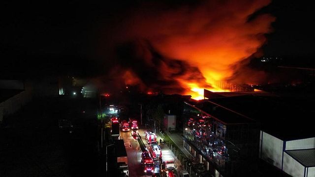 Forte esplosione in una zona industriale a sud di Buenos Aires