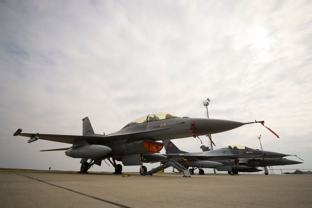 Polonia susține că NATO ar trebui să impună o zonă de interdicție aeriană deasupra Ucrainei