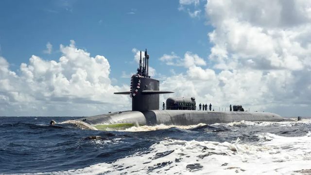 El Pentágono envía un submarino nuclear a Oriente Medio y urge al portaaviones USS Lincoln que acelere para llegar cuanto antes