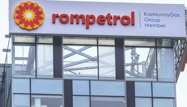 Rompetrol ar urma să închidă temporar rafinăriile din România