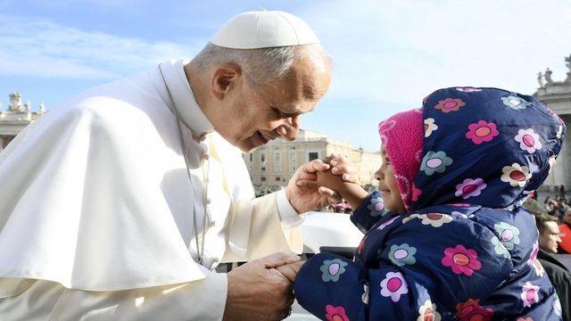 Mesajul emotionant al Papei Leon pentru o fetita din Bucuresti, chiar in noaptea de Craciun