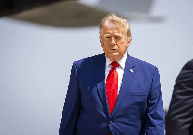 Trump amenaza con destruir instalaciones en Teherán por cada ataque iraní en Ormuz