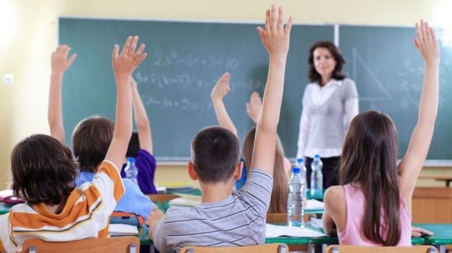 Concursul „Pedagogul anului” va avea categorie separată pentru profesorii de română din școlile alolingve