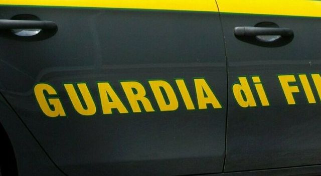 Corte dei conti, oggetti lusso e viaggi pagati con fondi per migranti