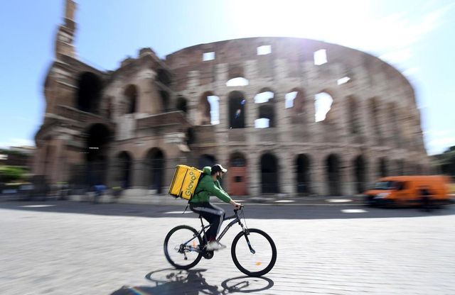 Antitrust Ue sanziona Delivery Hero e Glovo con una multa di 329 milioni per cartello