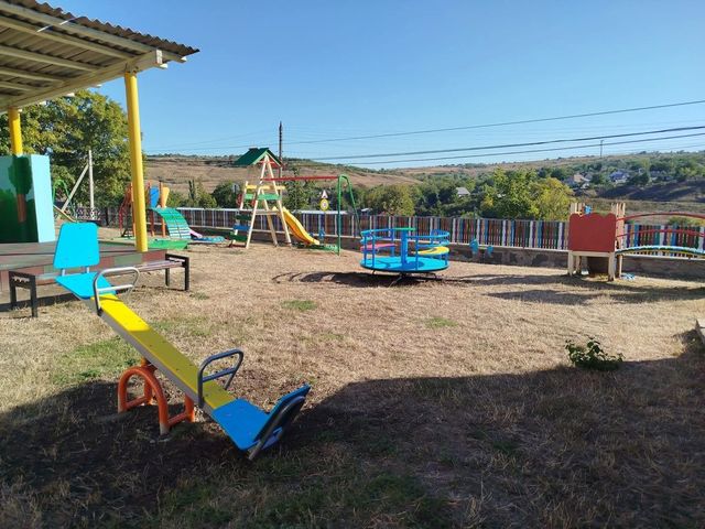 Copiii din 136 de grădinițe din țară vor beneficia de complexe de joacă moderne