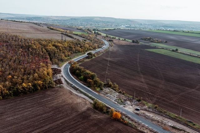 Lucrările de reabilitare a unor drumuri din Republica Moldova, declarate de utilitate publică