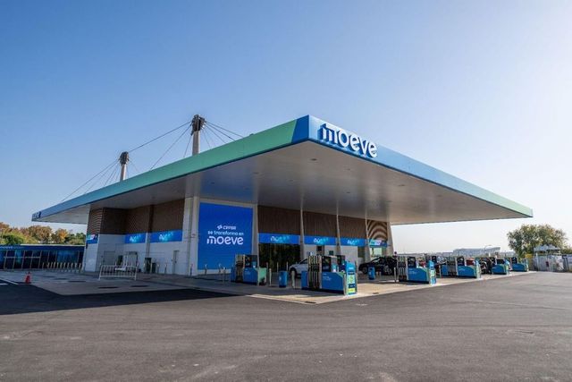 Moeve gana 324 millones, un 19% menos por el impacto del apagón y la caída de márgenes
