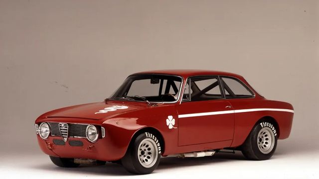 GT 1300 Junior, el coche lanzado en 1966 que da nombre al nuevo Alfa Romeo