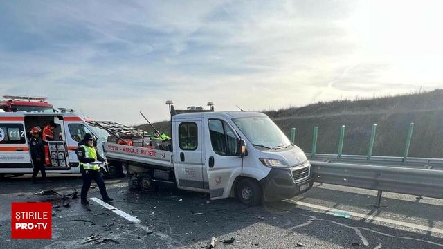 Femeie moartă într-un accident rutier pe A2, după ce a intrat cu mașina într-o autoutilitară oprită