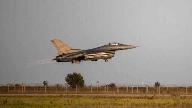 Dronă detectată lângă granița cu România. Avioanele F-16, ridicate de la sol
