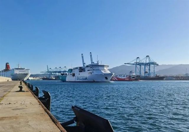 El Gobierno español toma el control del Puerto de Ceuta para alojar a migrantes